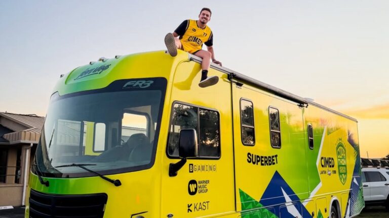 Jon Vlogs dá início ao Copathon, seu maior projeto de live IRL 