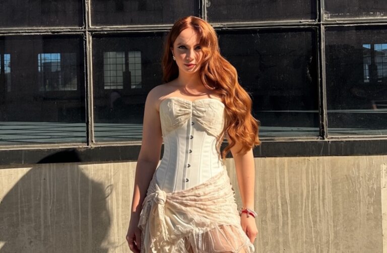 Nathalia Bacci transforma superação em ironia e brasilidade no novo single “Imagina Eu”