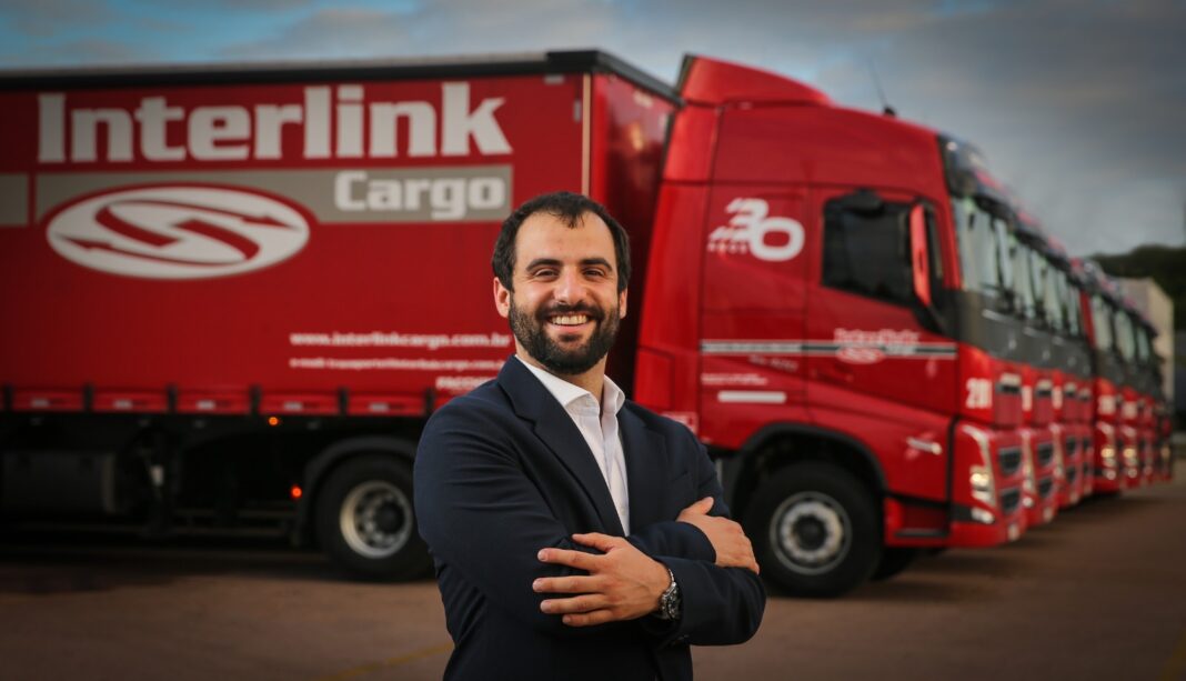 Lucas Vidal Cardoso, da Interlink Cargo, destaca que a fiscalização eletrônica reduziu a margem para inconsistências entre contratação, pagamento e documentação.