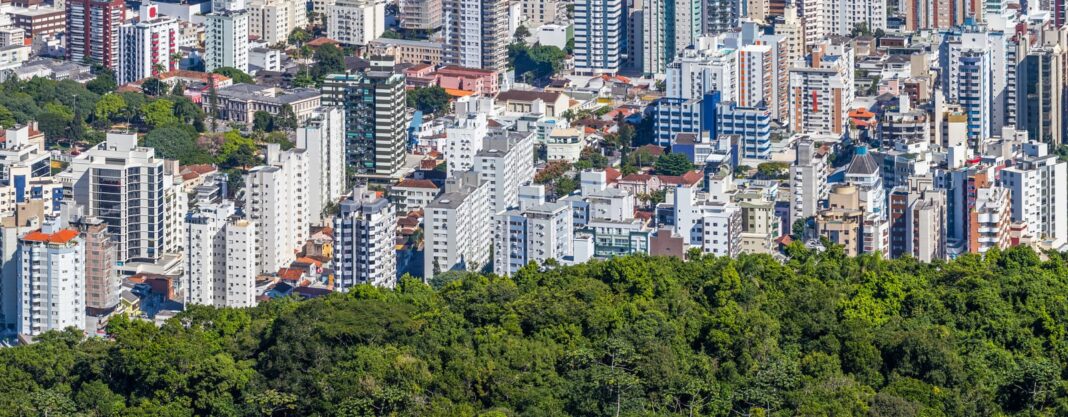 Fotografia aérea de Florianópolis, Brasil.